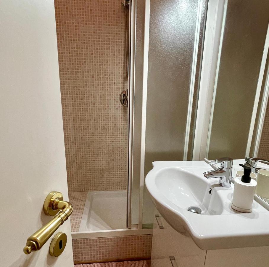 Rembrandt44 Apartment มิลาน ภายนอก รูปภาพ